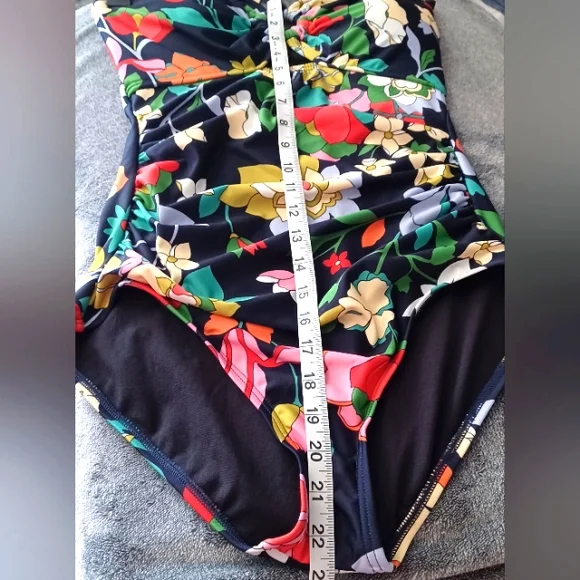 KATE SPADE SWIMSUIT - Picture 5 of 6